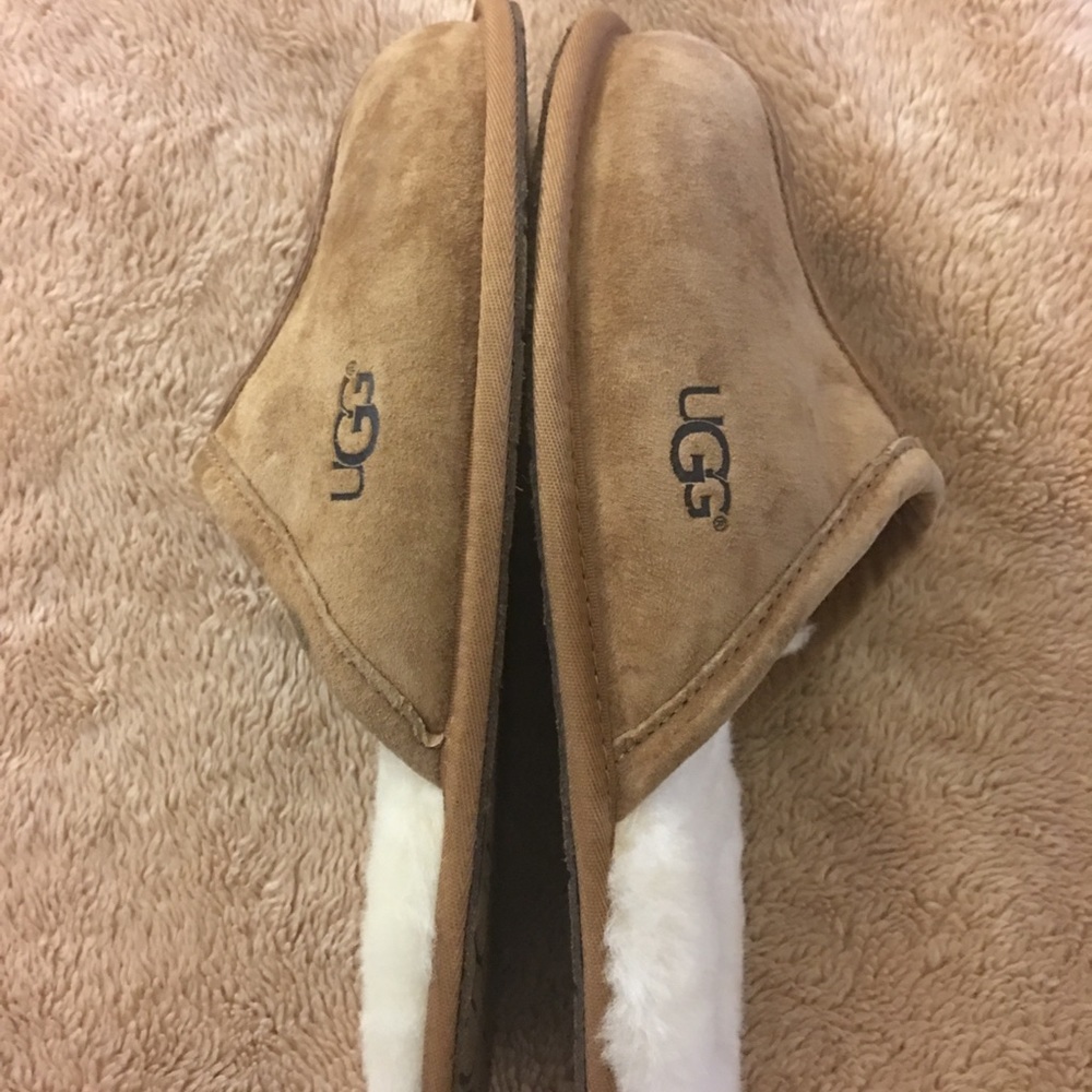 Ugg - Picture 4 of 7